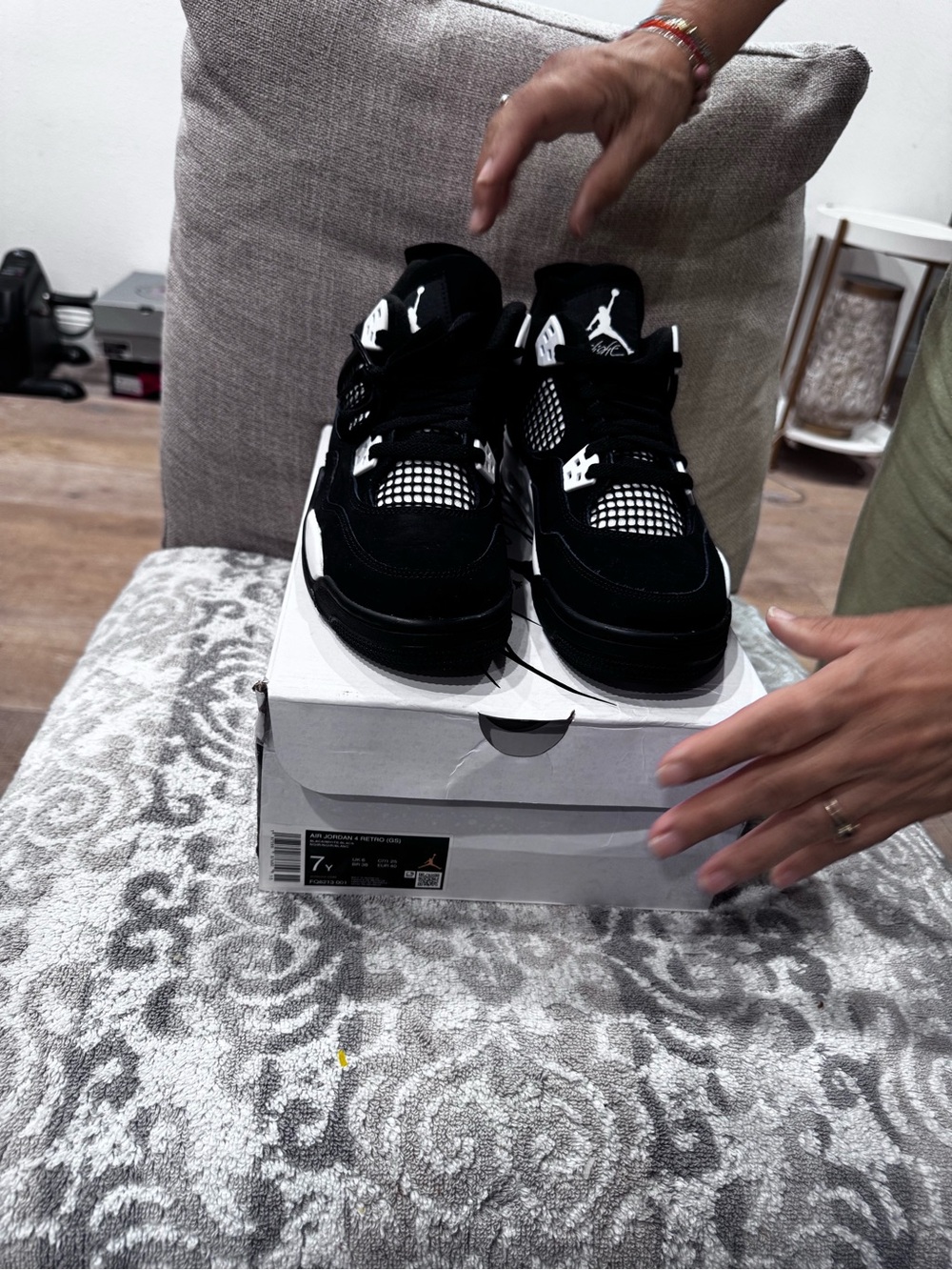 Air jordan 4 retro white thunder sz 7y